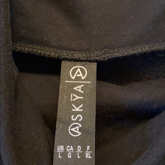 Women’s Black long sleeved Turtleneck. - Picture 3 of 3